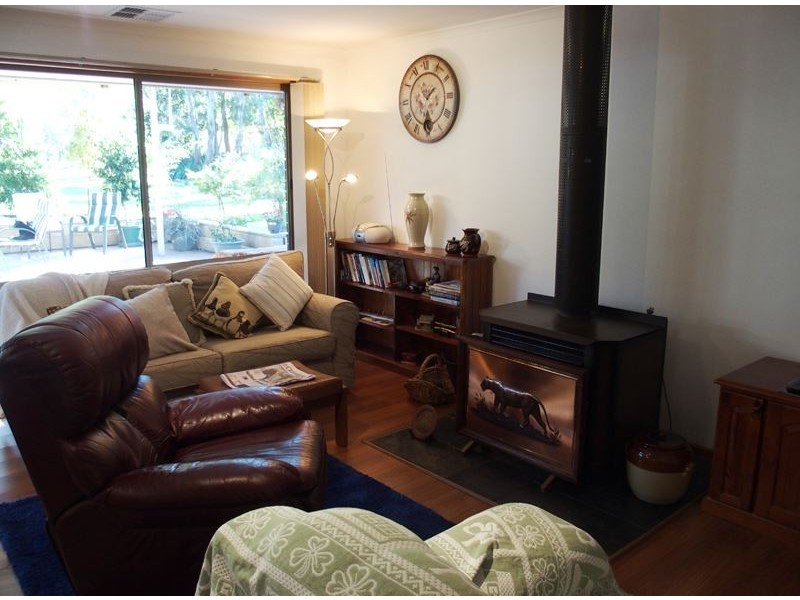 16 Mistletoe Lane, Glenrowan VIC 3675