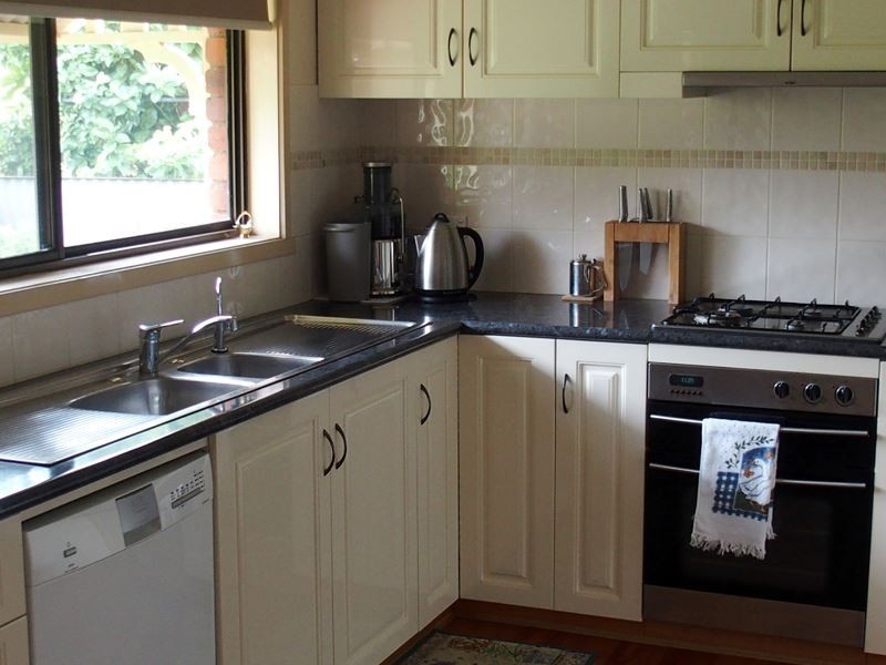 2 Iris Court, Wangaratta VIC 3677