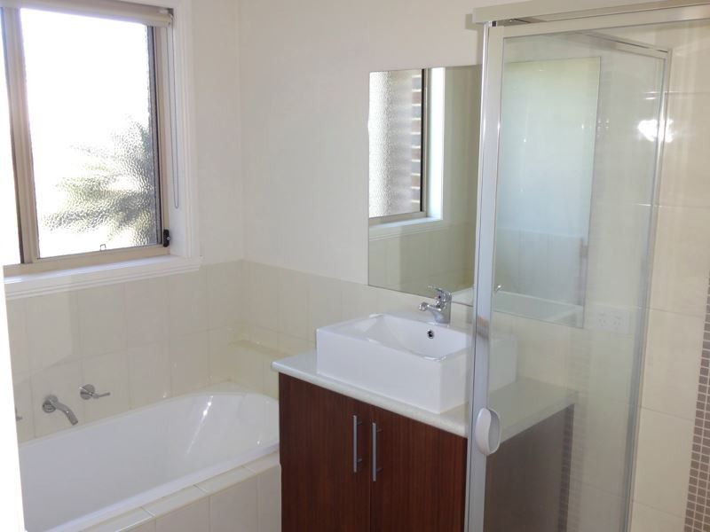 16 Kingfisher Drive, Wangaratta VIC 3677