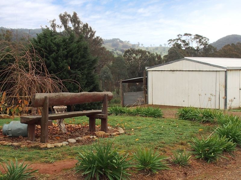 853 Boggy Creek Road, Moyhu VIC 3732