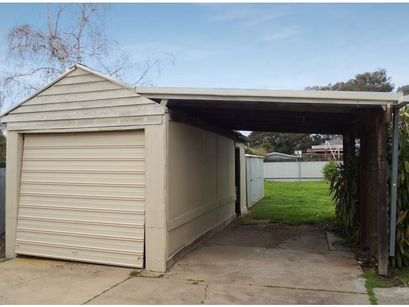 15 Hamilton Crescent, Wangaratta VIC 3677