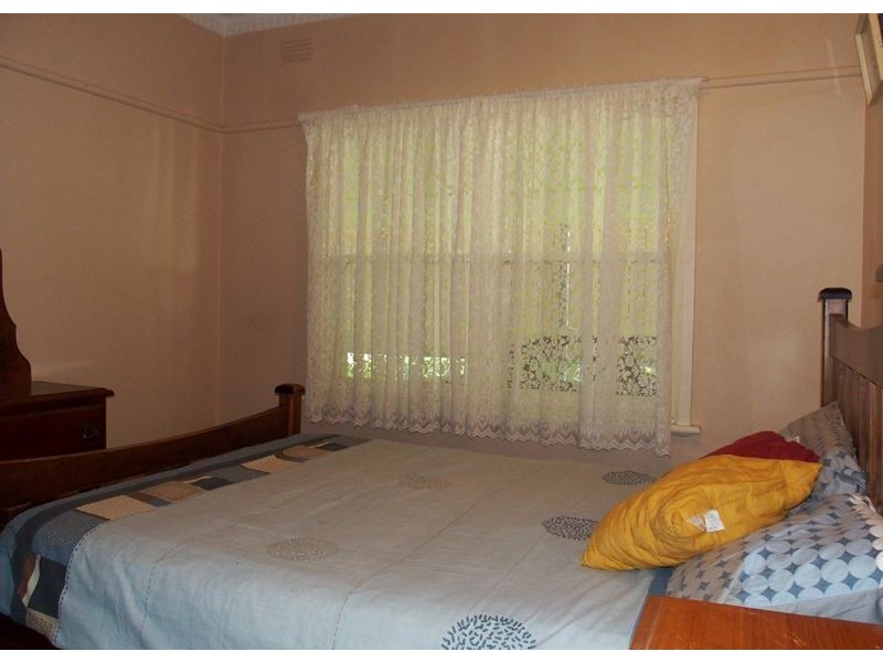 2 Irwin Avenue, Wangaratta VIC 3677