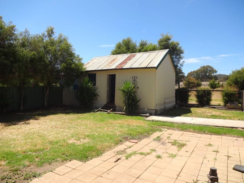 39 School Road, Springhurst VIC 3682