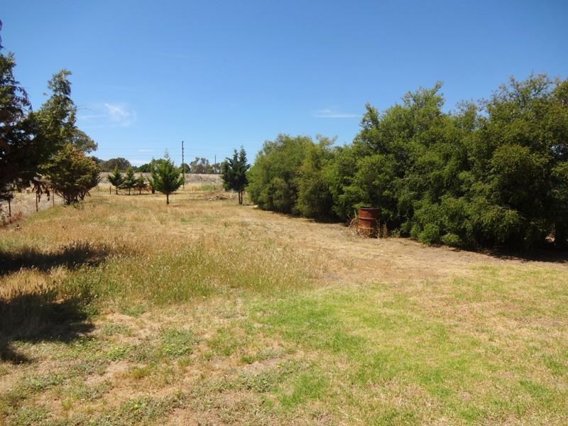 39 School Road, Springhurst VIC 3682