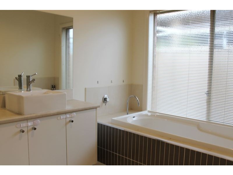 42 Thomas Wedge Drive, Wangaratta VIC 3677