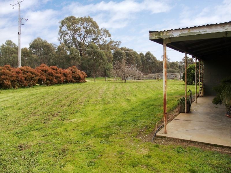 61 Bowser Londrigan Lane, Byawatha VIC 3678