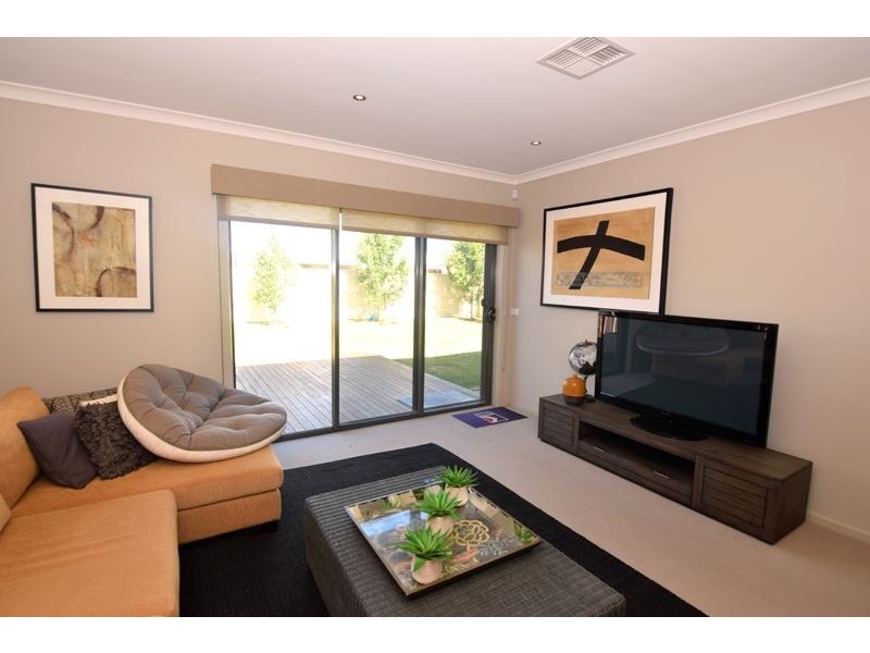 16 Trotman Drive, Wangaratta VIC 3677