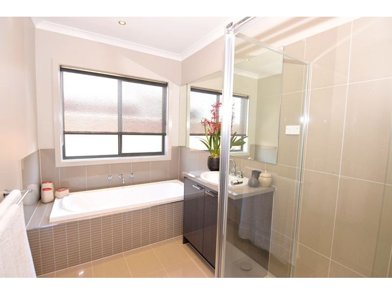 16 Trotman Drive, Wangaratta VIC 3677