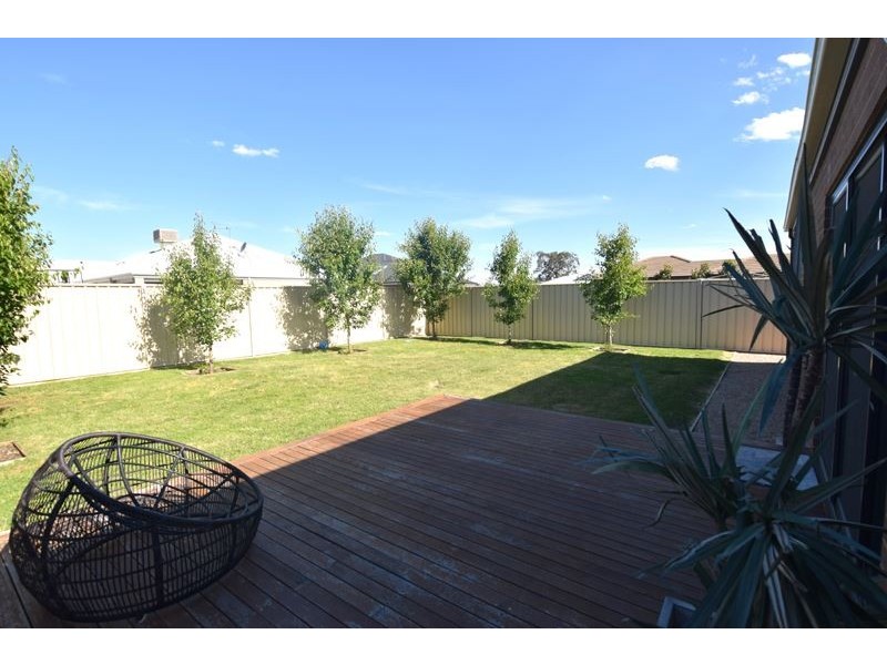 16 Trotman Drive, Wangaratta VIC 3677
