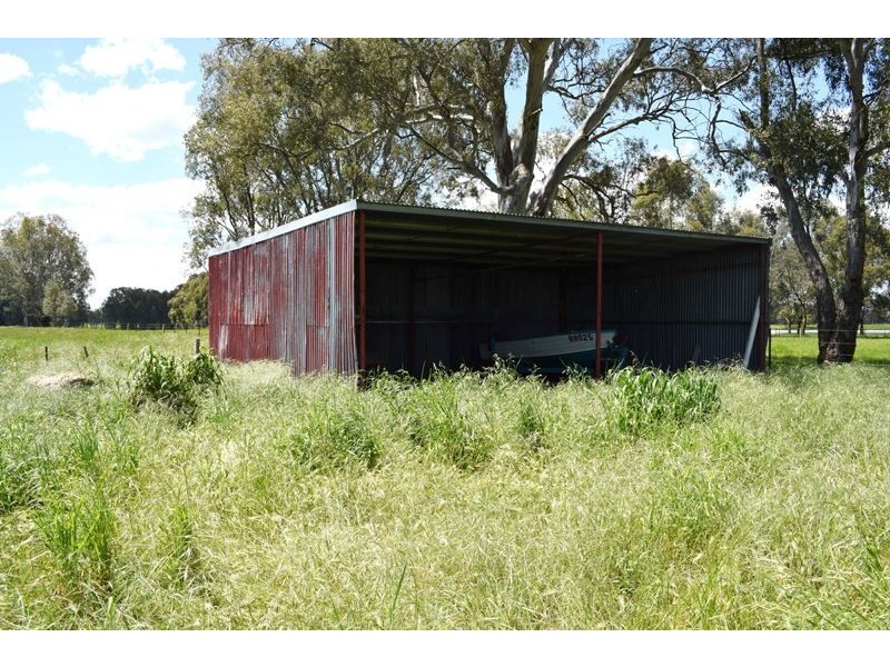 00 Docker Carboor Road, Bobinawarrah VIC 3678