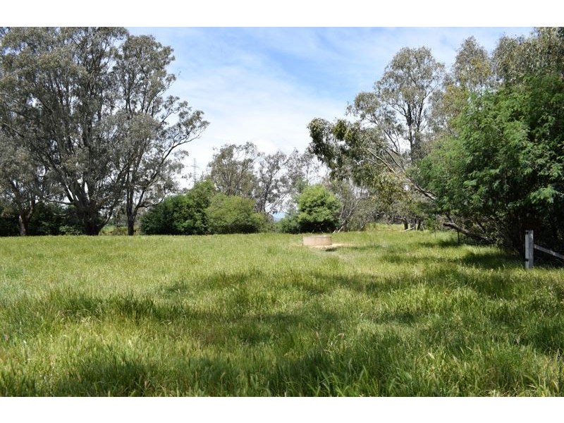 572 Oxley Meadow Creek Rd, Oxley VIC 3678