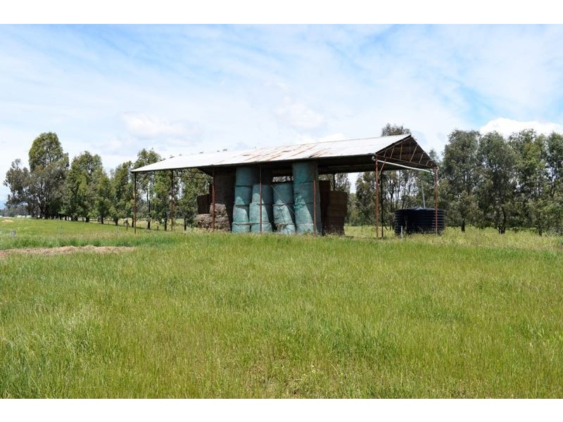 572 Oxley Meadow Creek Rd, Oxley VIC 3678