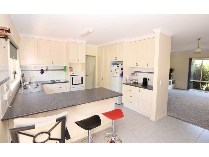 28 Monash Drive, Wangaratta VIC 3677