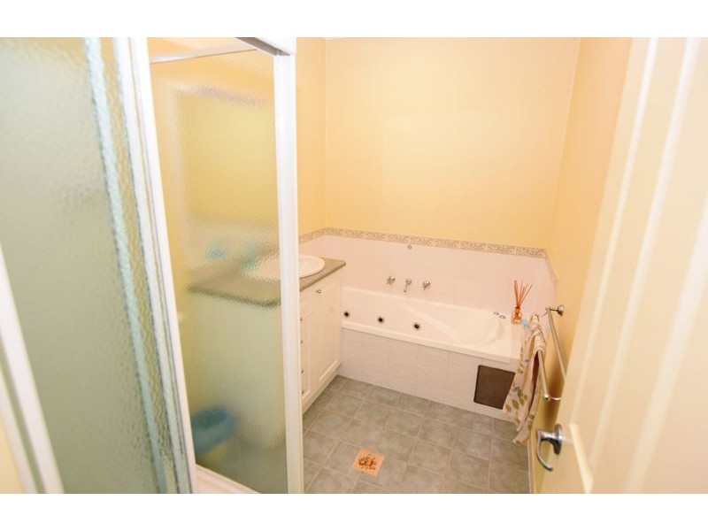 28 Monash Drive, Wangaratta VIC 3677