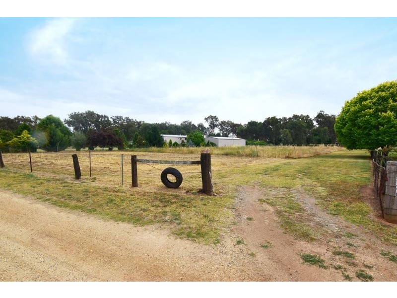2355 Wangaratta-Beechworth Road, Tarrawingee VIC 3678