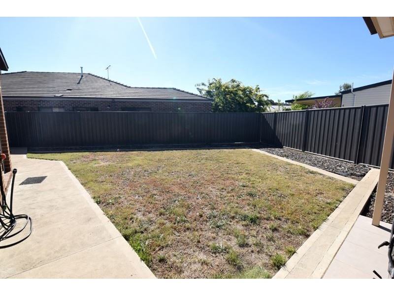 24 Thomas Wedge Drive, Wangaratta VIC 3677