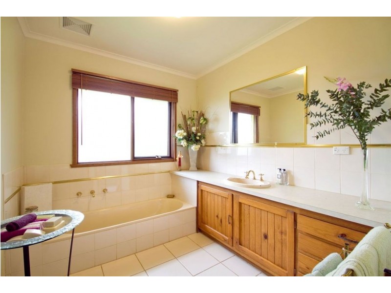 145 Williams Rd, Yinnar VIC 3869