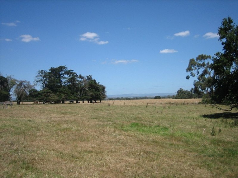 102 Bassetts Lane, Glengarry VIC 3854