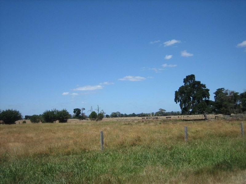 102 Bassetts Lane, Glengarry VIC 3854