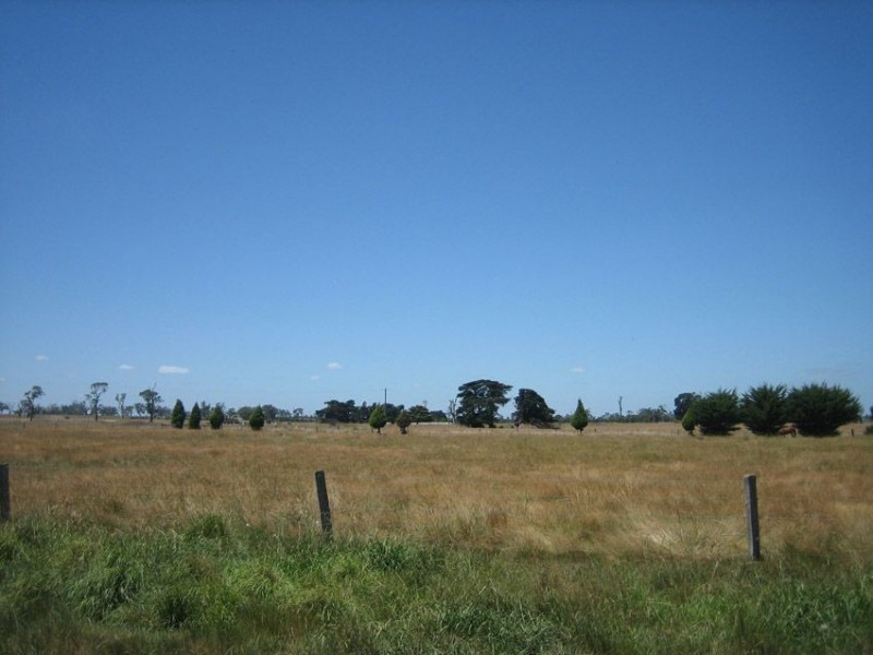 102 Bassetts Lane, Glengarry VIC 3854