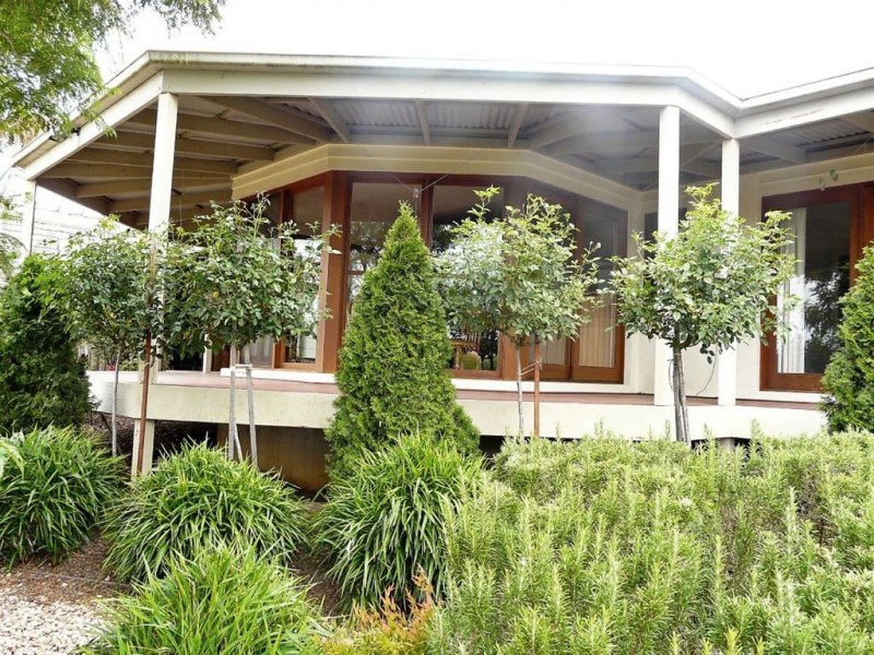 8 Riley Street, Bairnsdale VIC 3875