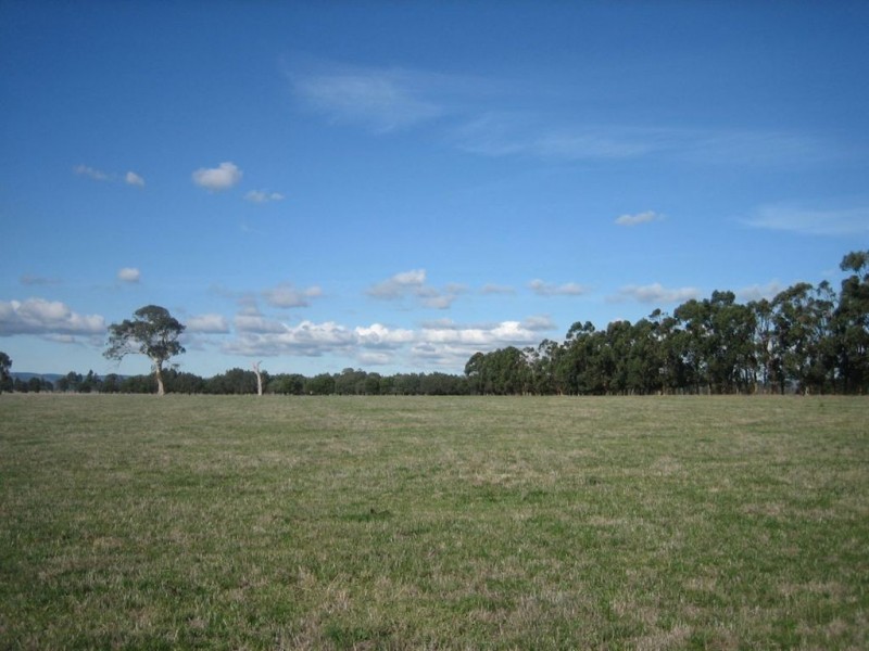 10 Shields Road, Flynn VIC 3844