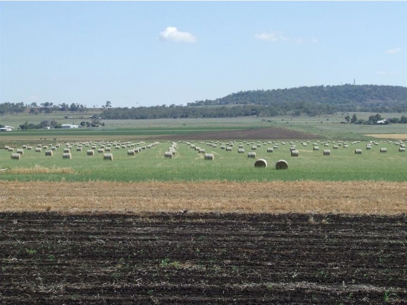 . “Mountain View”, 208 Watts Siding Rd, Cambooya QLD 4358