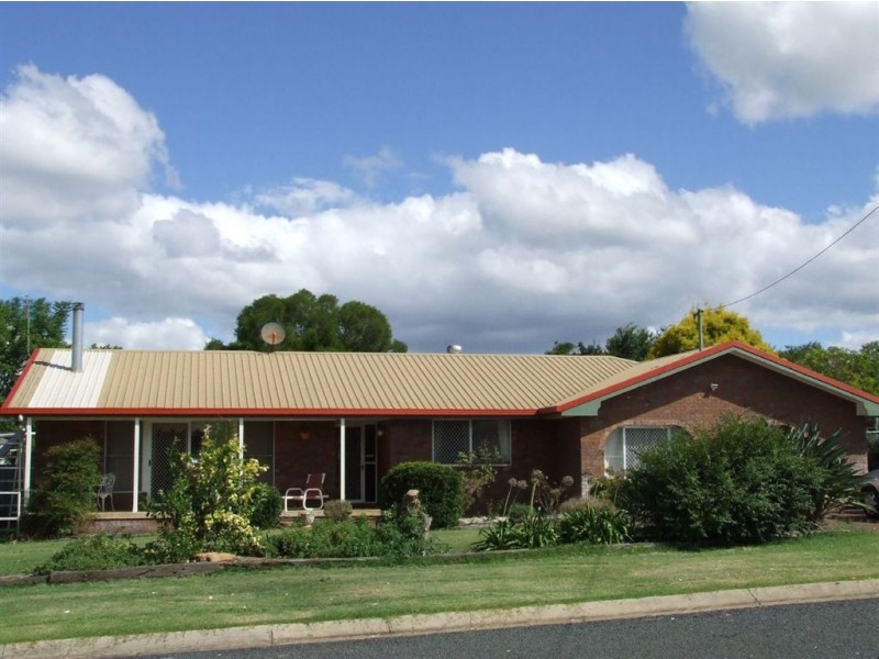 8 Donovan Street, Pittsworth QLD 4356