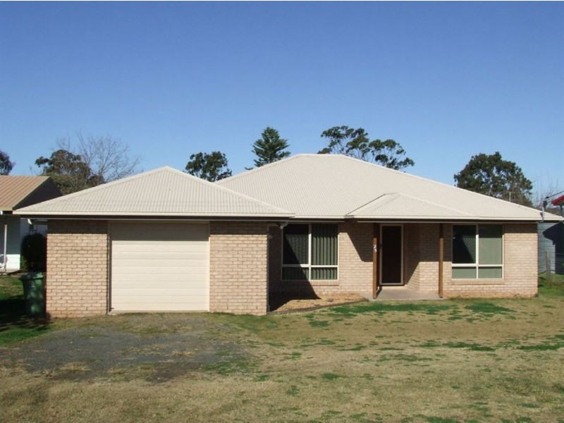 25 John Street, Southbrook QLD 4363