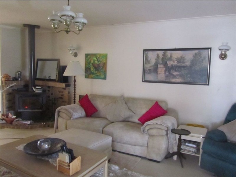 11 Cunningham St, Pittsworth QLD 4356