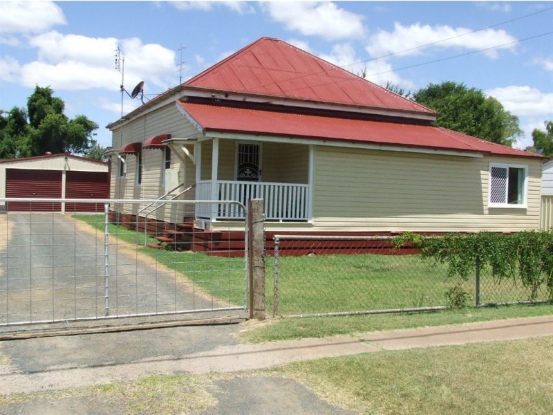 10 Edward Street, Pittsworth QLD 4356