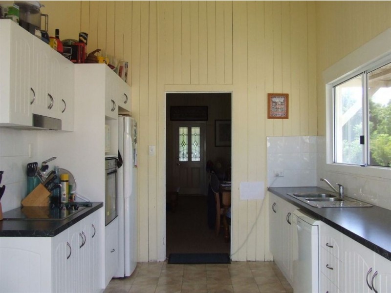 10 Edward Street, Pittsworth QLD 4356