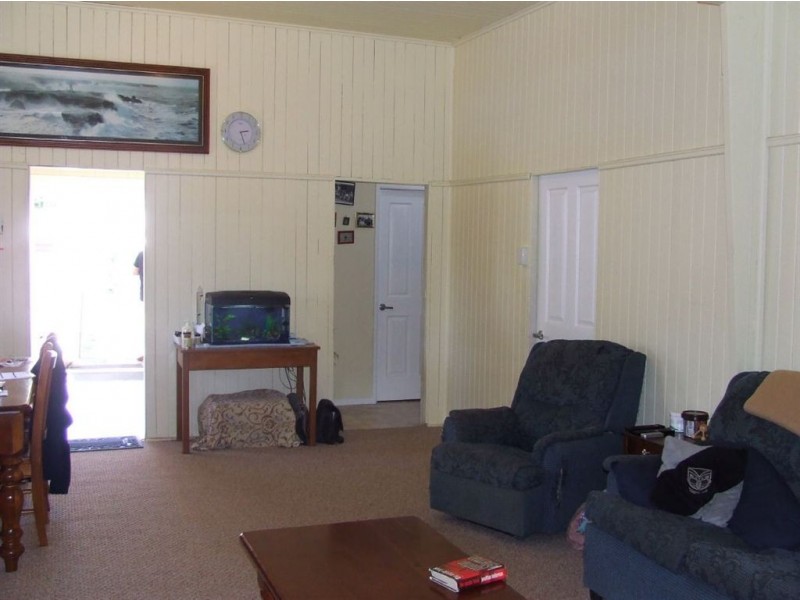 10 Edward Street, Pittsworth QLD 4356