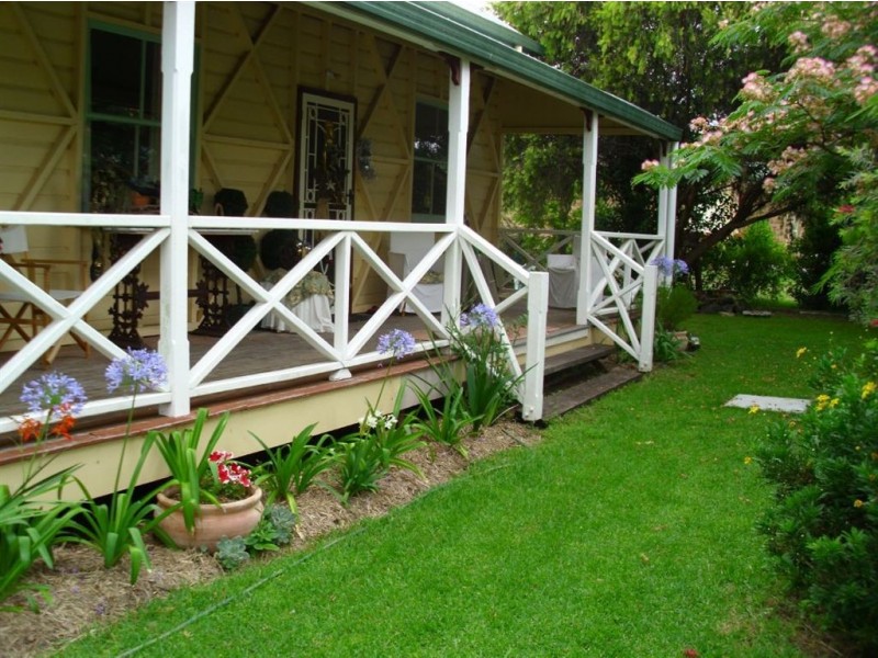 12 George Street, Allora QLD 4362