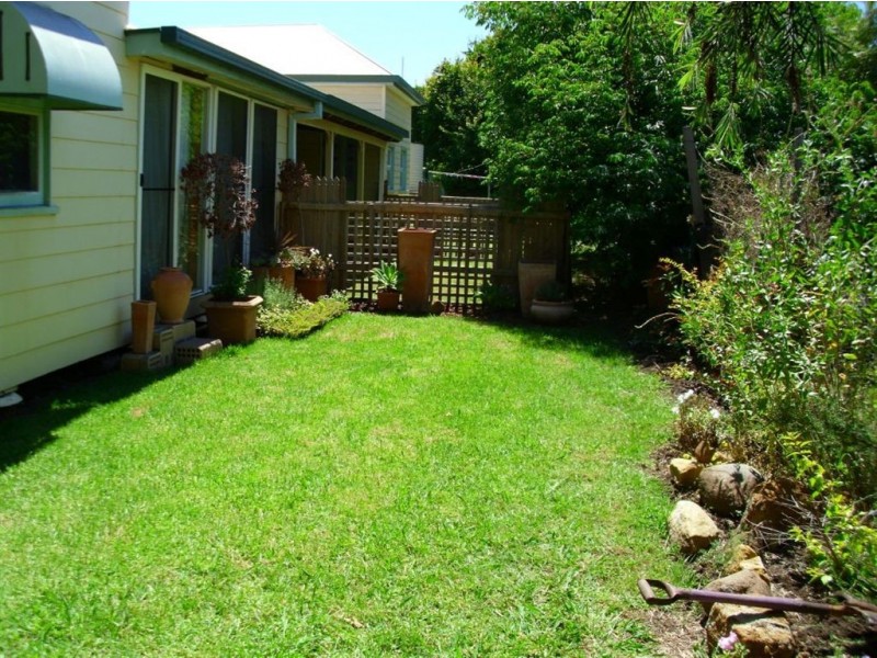 12 George Street, Allora QLD 4362
