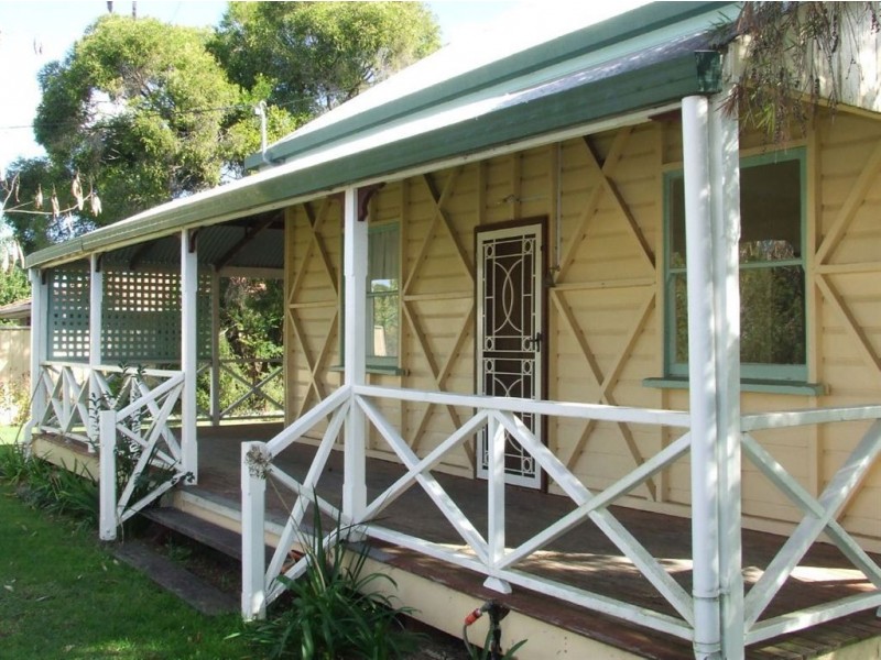 12 George Street, Allora QLD 4362