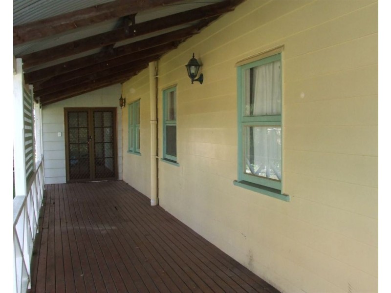 12 George Street, Allora QLD 4362