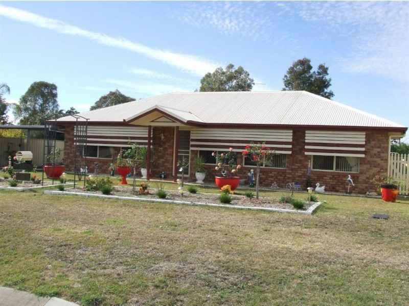 8 Sullivan Crescent, Pittsworth QLD 4356