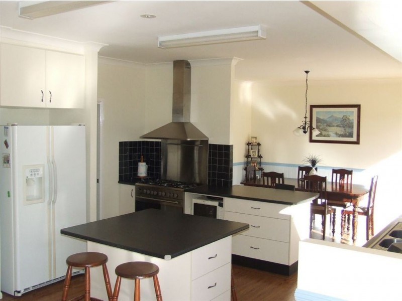 132 Short St, “Daniel’s Hill”, Pittsworth QLD 4356