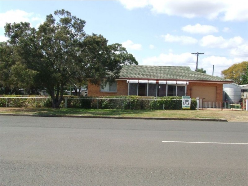 6 Steele Street, Pittsworth QLD 4356