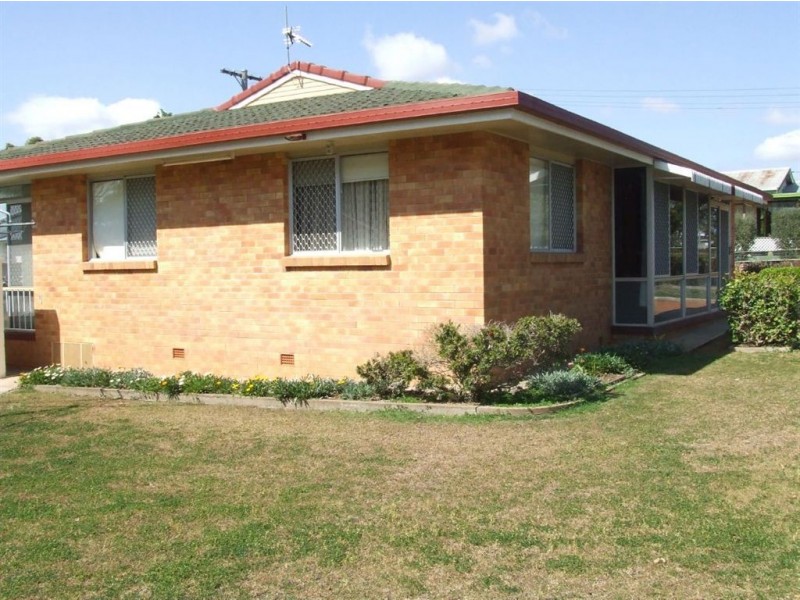 6 Steele Street, Pittsworth QLD 4356