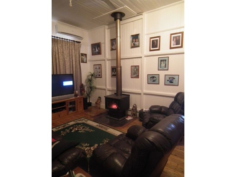 61 Wirraway Ave, Leyburn QLD 4365