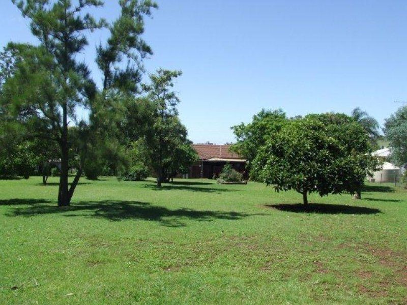 21-23 Sterling Street, Southbrook QLD 4363