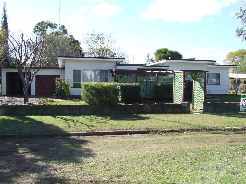 75 Hume Street, Pittsworth QLD 4356