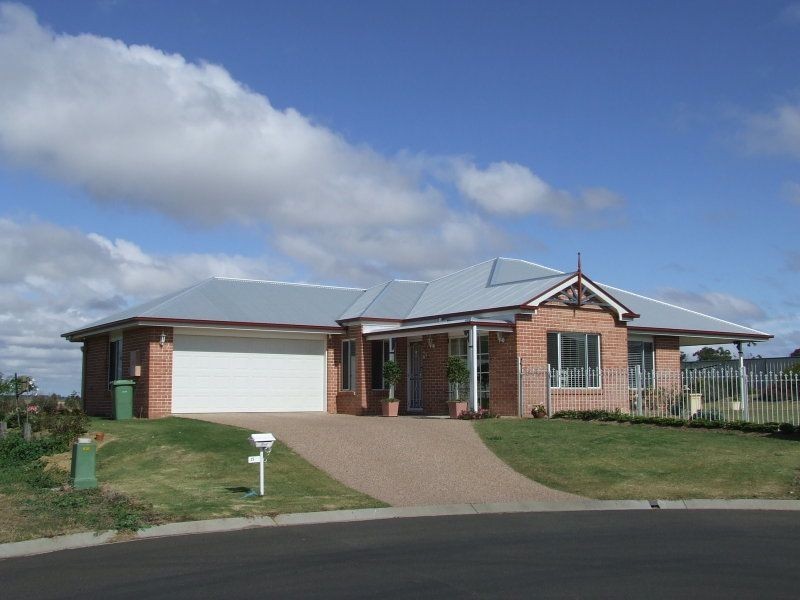 15 Sullivan Crescent, Pittsworth QLD 4356