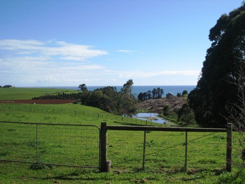 17254 Bass Highway, Boat Harbour TAS 7321