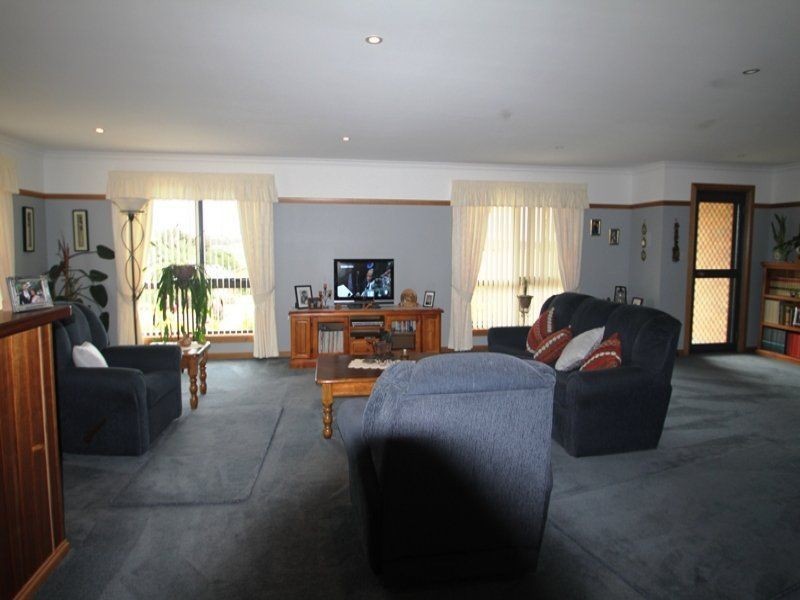 1 Upper Havelock Street, Smithton TAS 7330
