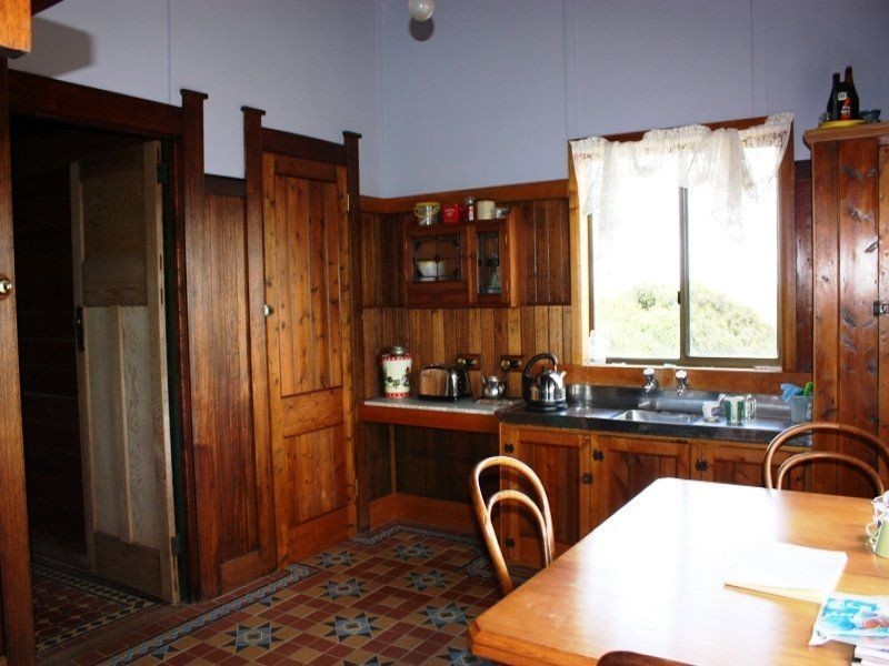 592 South Road, Alcomie TAS 7330