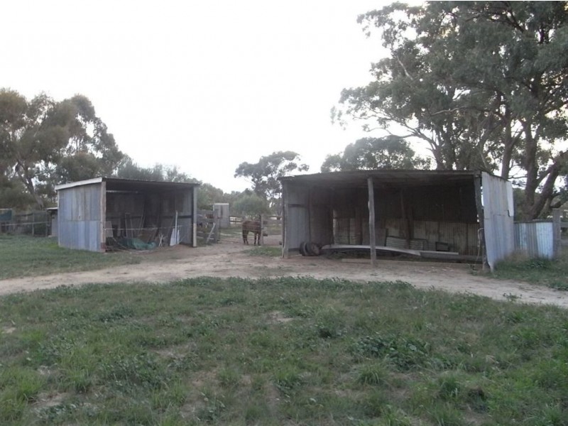 184 Bearii East Road, Bearii VIC 3641