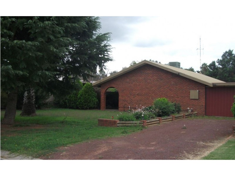 12 Kamarooka Street, Barooga NSW 3644